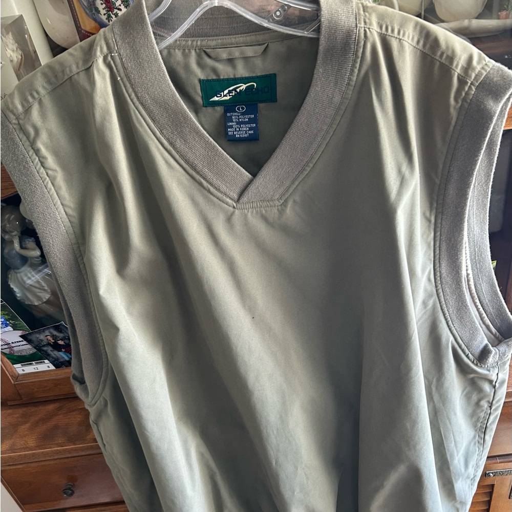 Glen Echo Golf Vest. Make An Offer!!